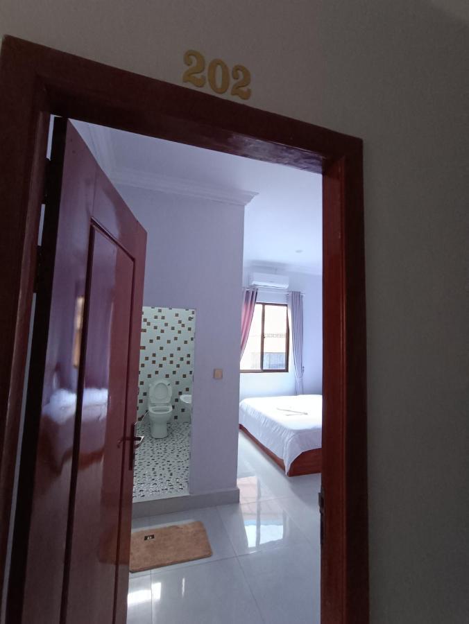 Orchid 101 Hotel Kampot Buitenkant foto