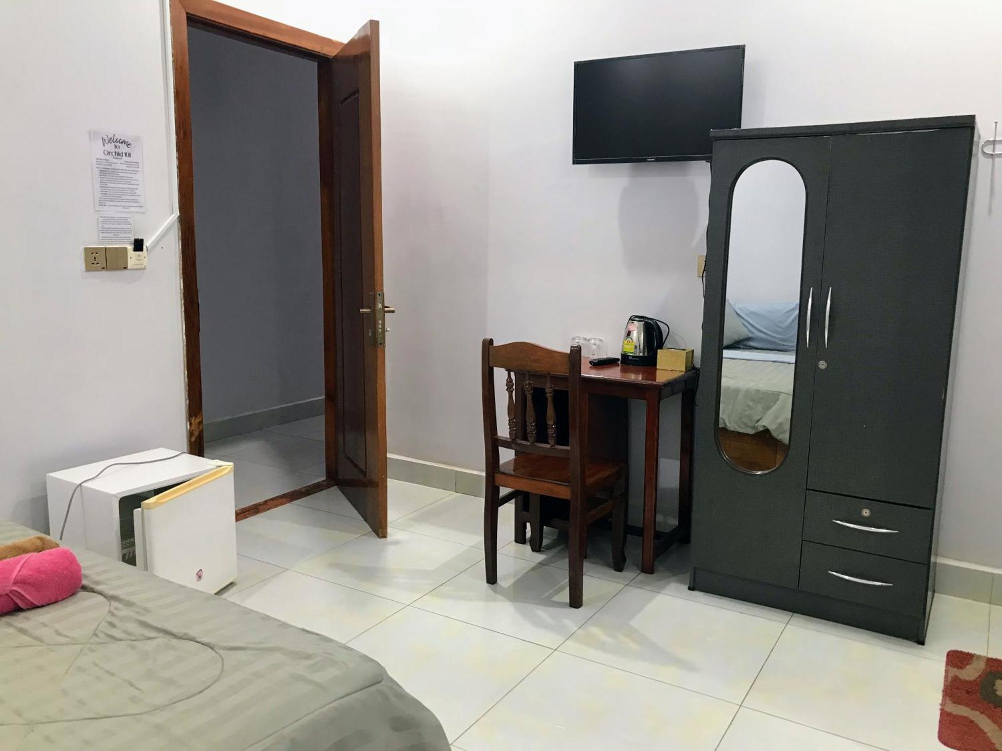 Orchid 101 Hotel Kampot Buitenkant foto