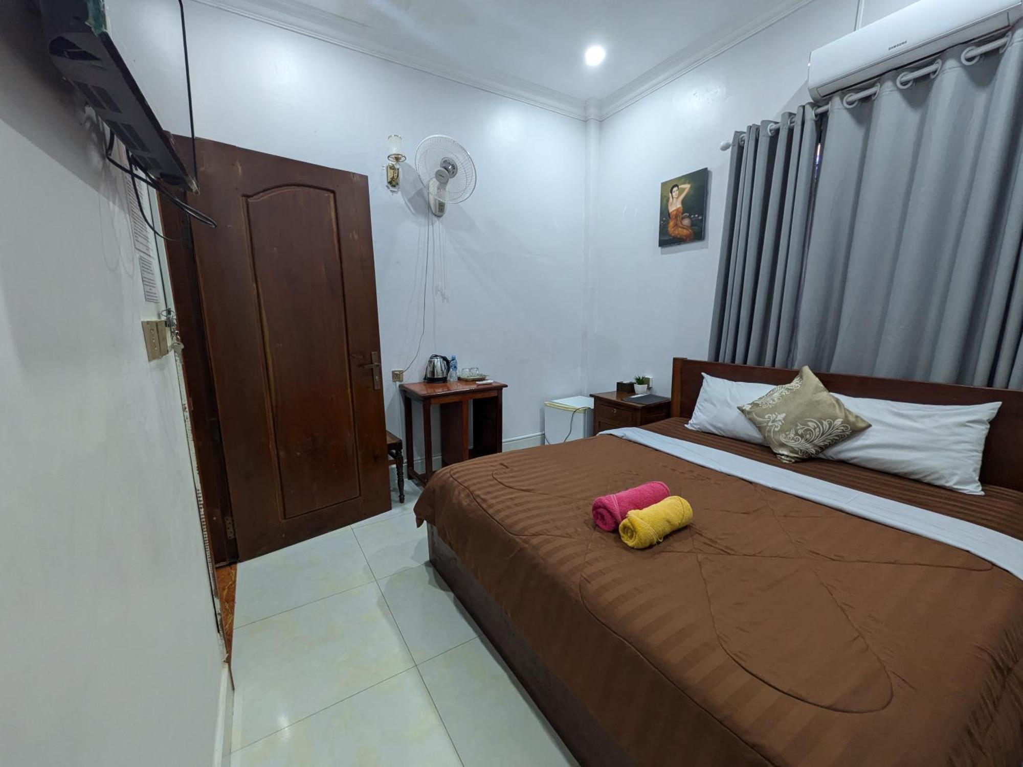 Orchid 101 Hotel Kampot Buitenkant foto