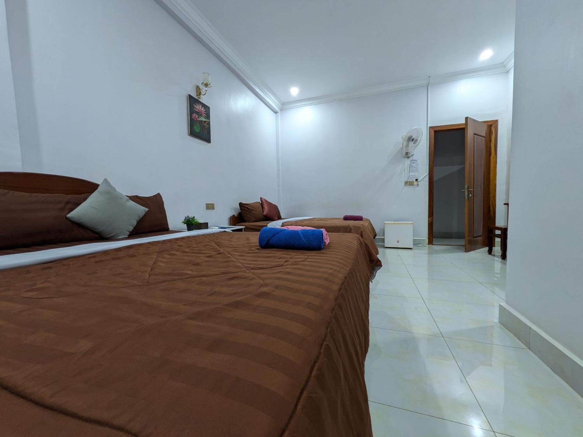 Orchid 101 Hotel Kampot Buitenkant foto