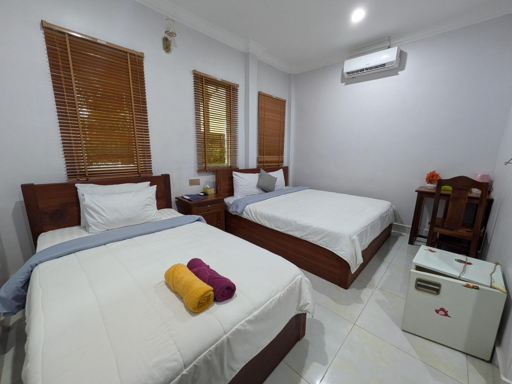 Orchid 101 Hotel Kampot Buitenkant foto
