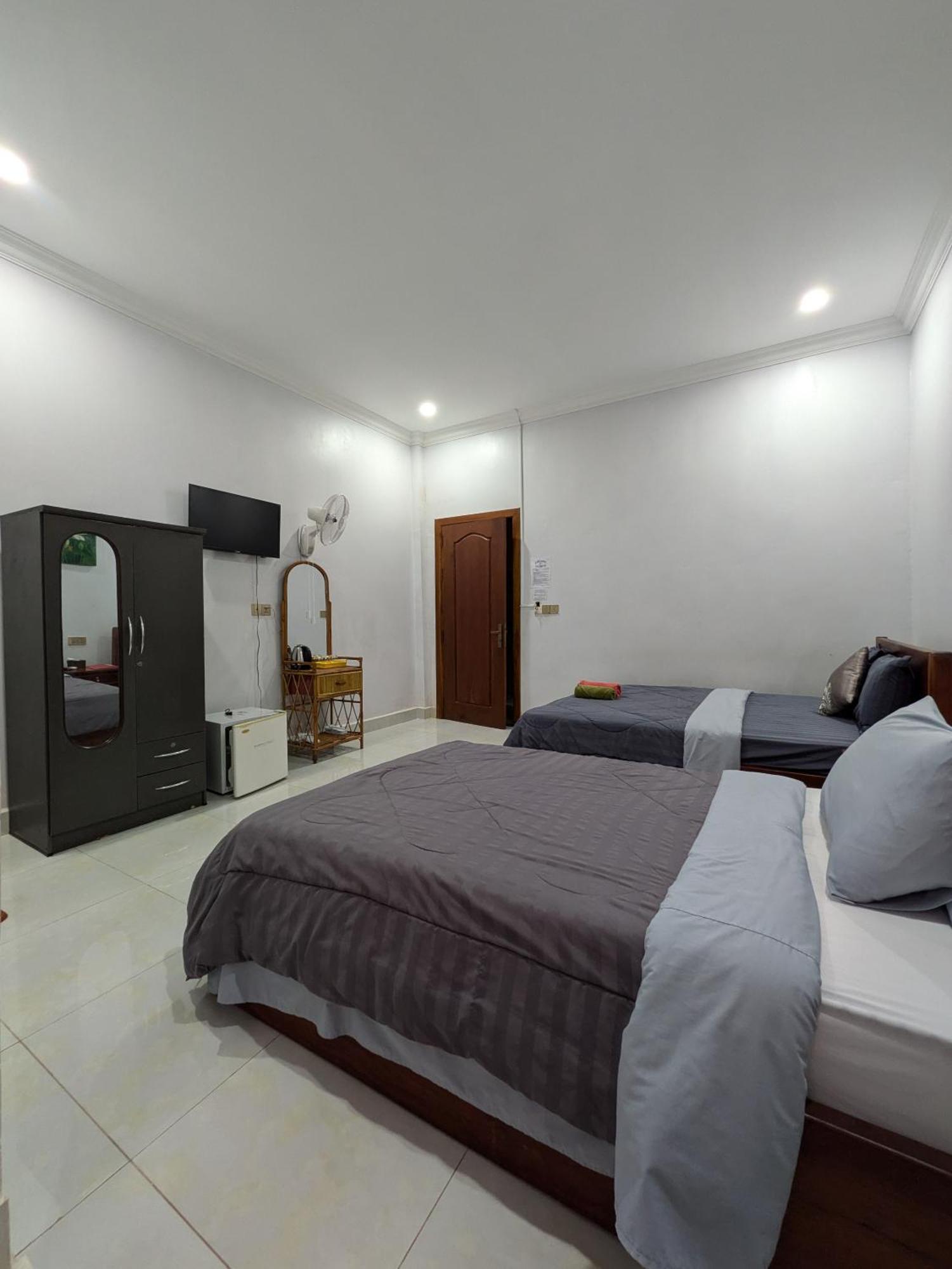 Orchid 101 Hotel Kampot Buitenkant foto